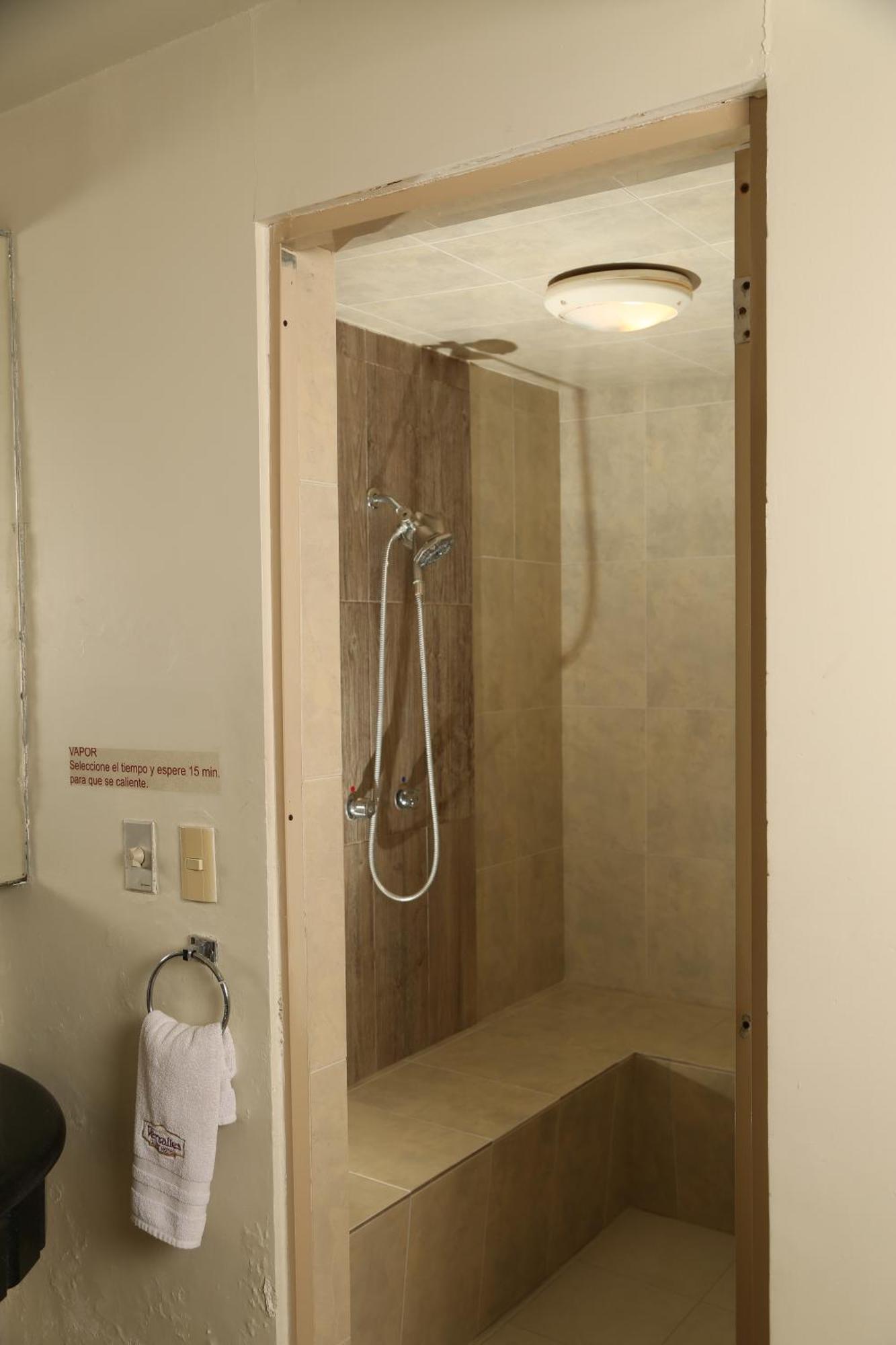 Autohotel Versalles Hidalgo del Parral Habitación foto