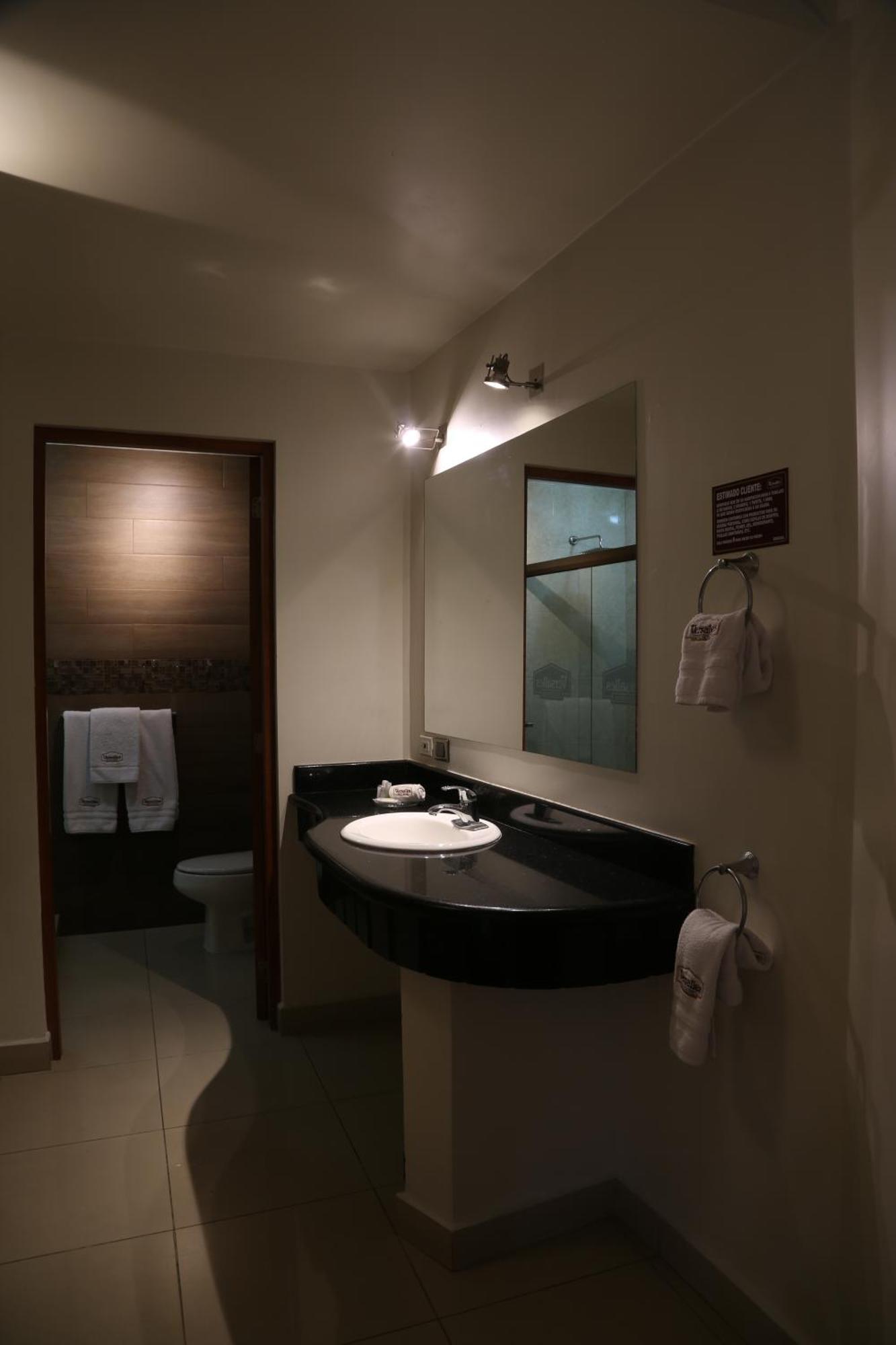 Autohotel Versalles Hidalgo del Parral Habitación foto